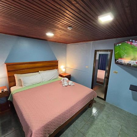 Pura Vida Aparment - Downtown Ла Фортуна Экстерьер фото